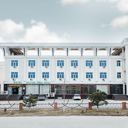 Buyuk Ipak Yo'Li Hotel Namangan Extérieur photo