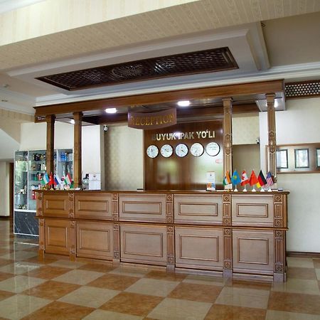 Buyuk Ipak Yo'Li Hotel Namangan Extérieur photo