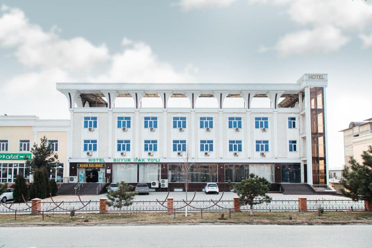 Buyuk Ipak Yo'Li Hotel Namangan Extérieur photo