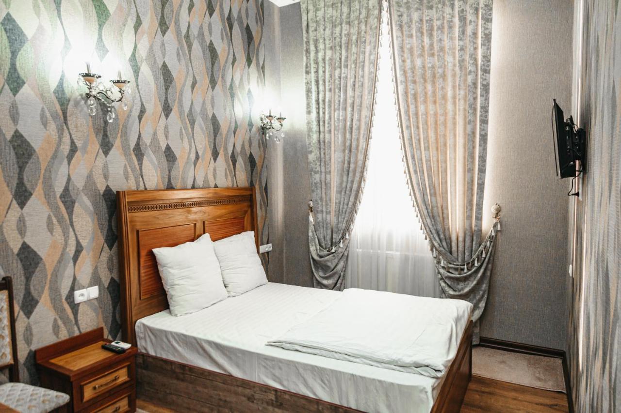 Buyuk Ipak Yo'Li Hotel Namangan Extérieur photo