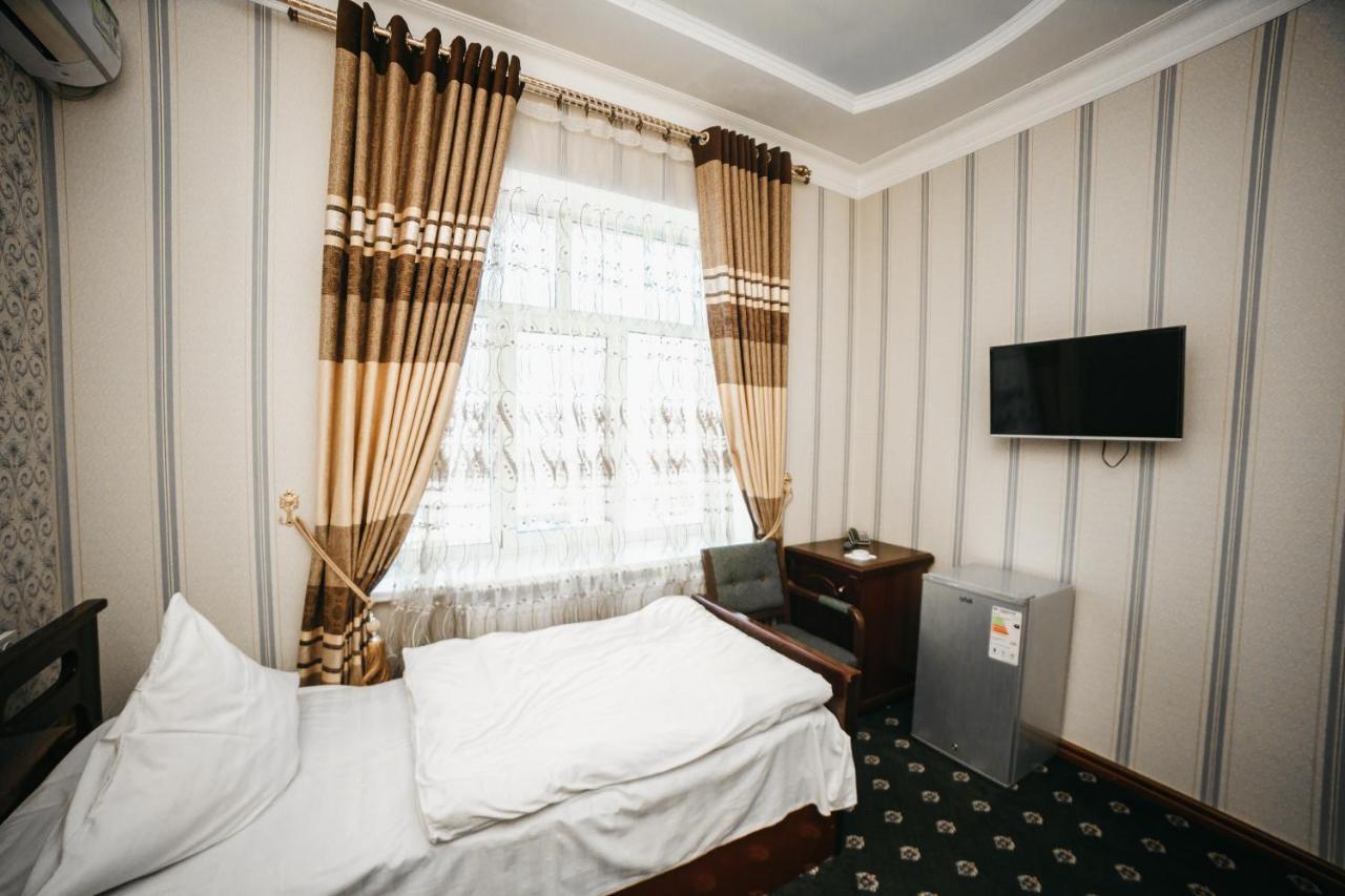 Buyuk Ipak Yo'Li Hotel Namangan Extérieur photo