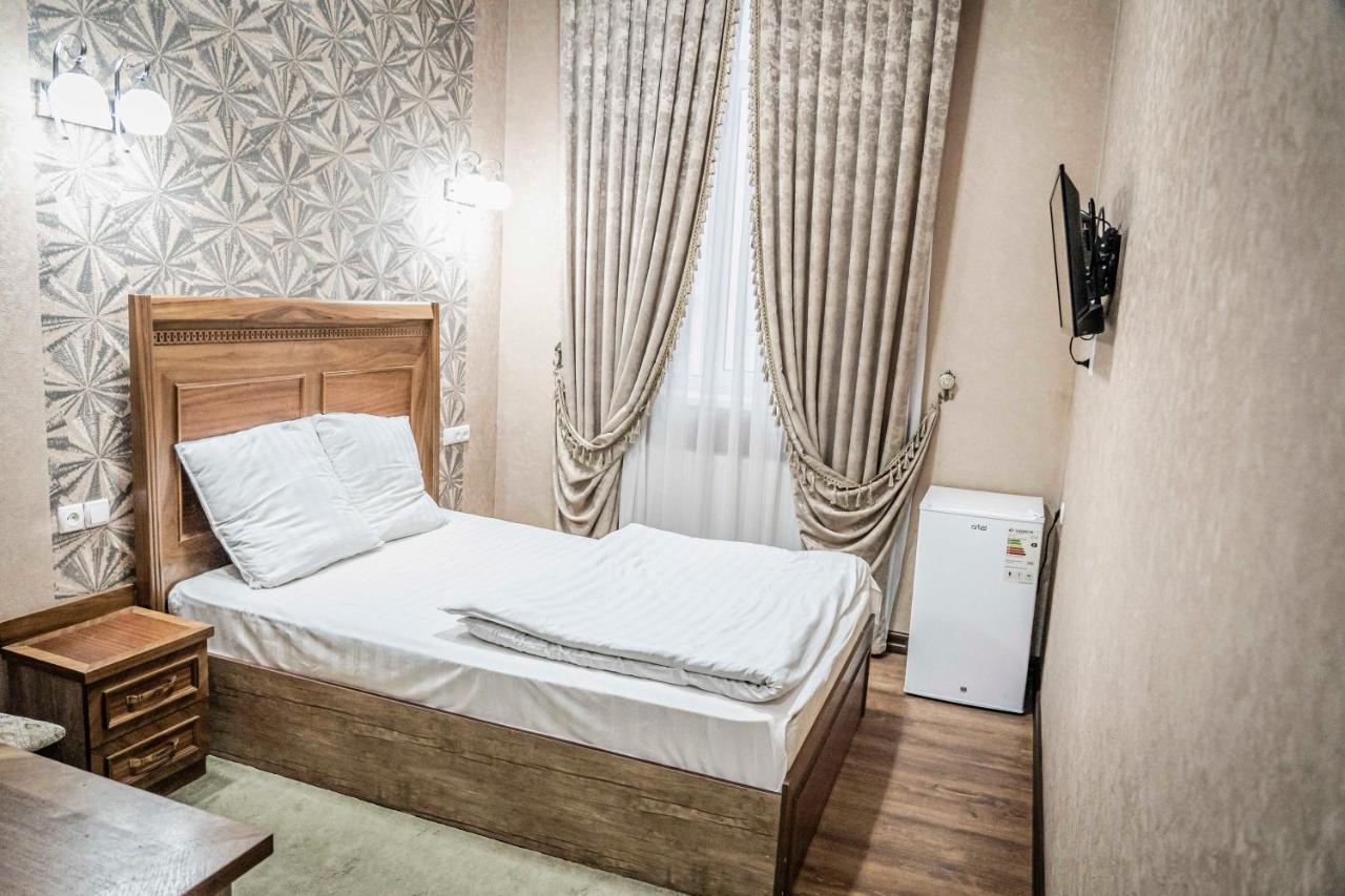 Buyuk Ipak Yo'Li Hotel Namangan Extérieur photo