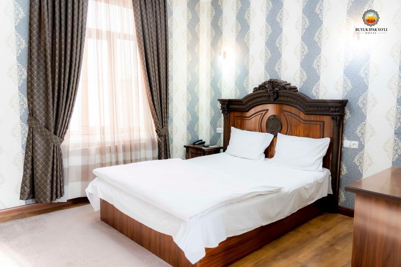 Buyuk Ipak Yo'Li Hotel Namangan Extérieur photo