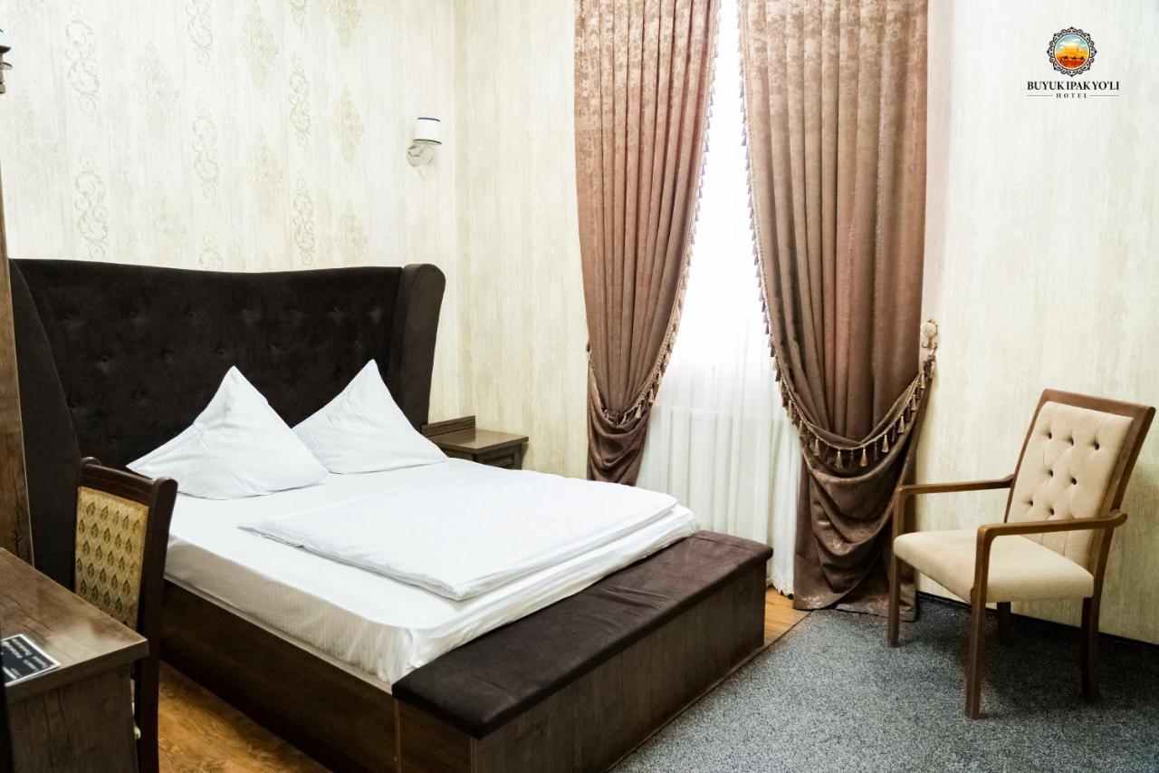 Buyuk Ipak Yo'Li Hotel Namangan Extérieur photo