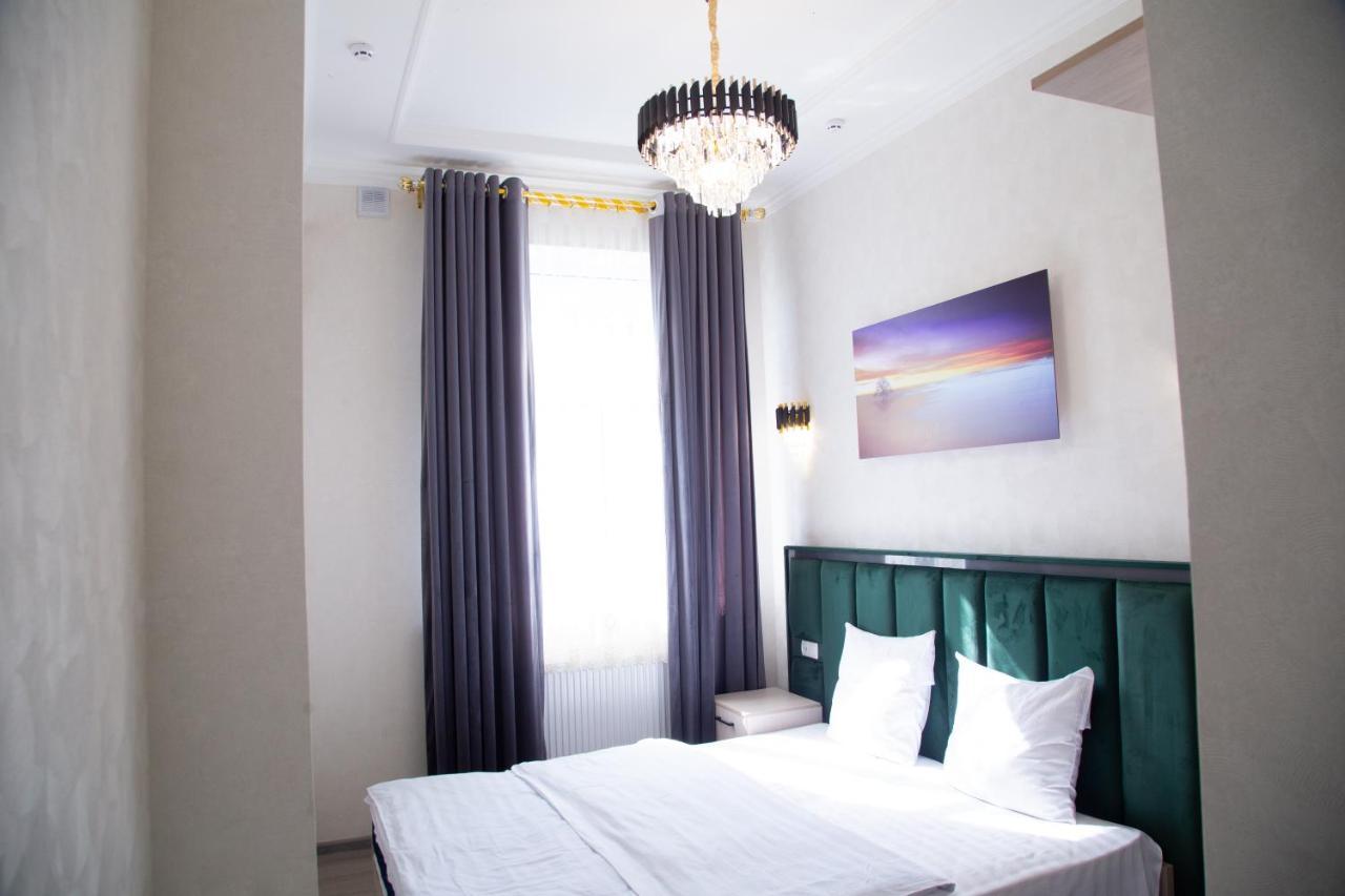 Buyuk Ipak Yo'Li Hotel Namangan Extérieur photo