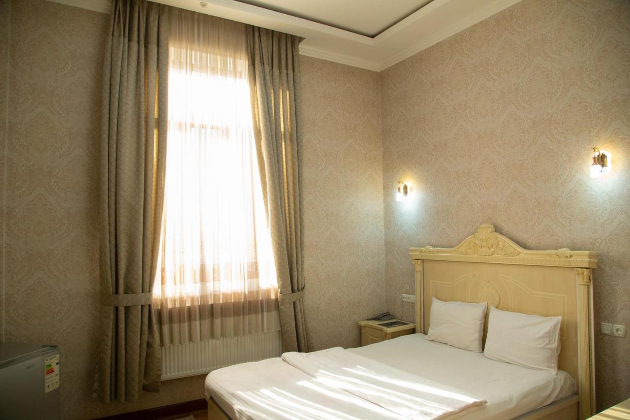 Buyuk Ipak Yo'Li Hotel Namangan Extérieur photo