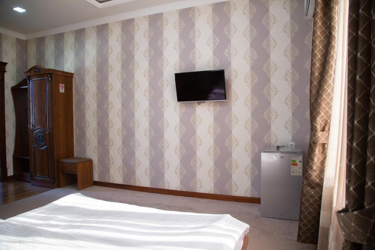 Buyuk Ipak Yo'Li Hotel Namangan Extérieur photo